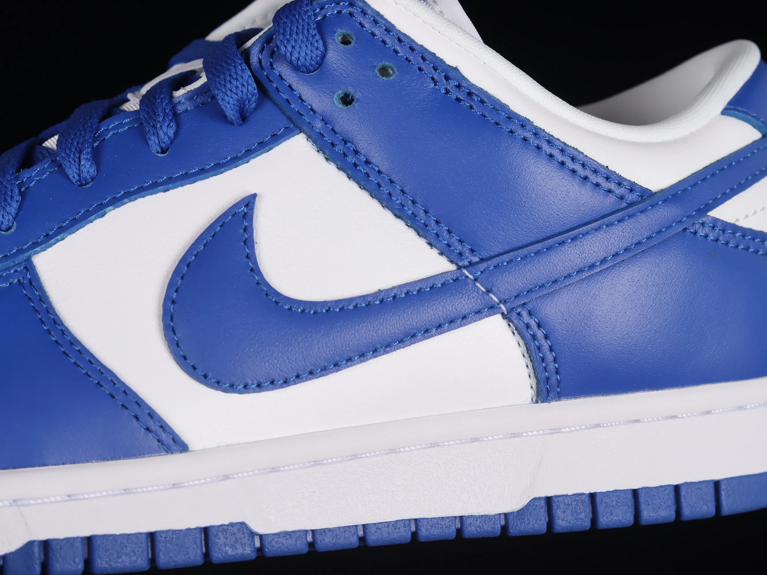 All Categories Nk SB Dunk Series Nk SB Dunk Low Low-top Sneakers M Version Pure Original Nk SB Dunk Low Pro "Kentucky" White and Blue University of Kentucky SB Smashing Backboard Fashion Casual Sneakers CU1726-100